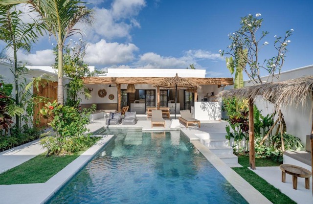 Villa Ruta II - Luxury 2BR tropical villa next to Luna BC and Nyanyi beach