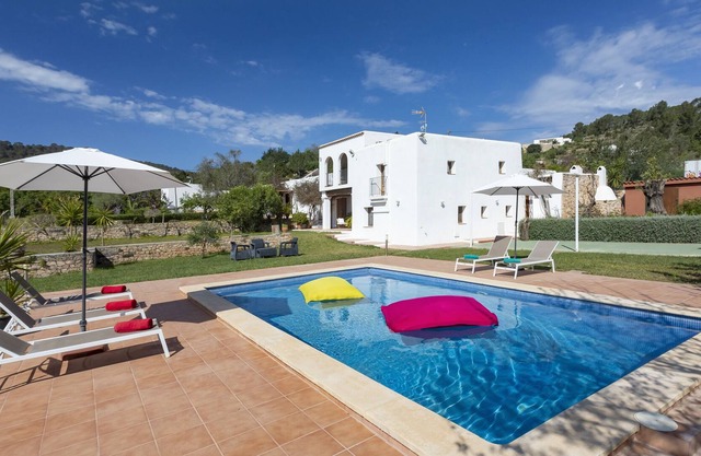 Villa 'Sa Vinya' with Mountain View, Wi-Fi and Air Conditioning
