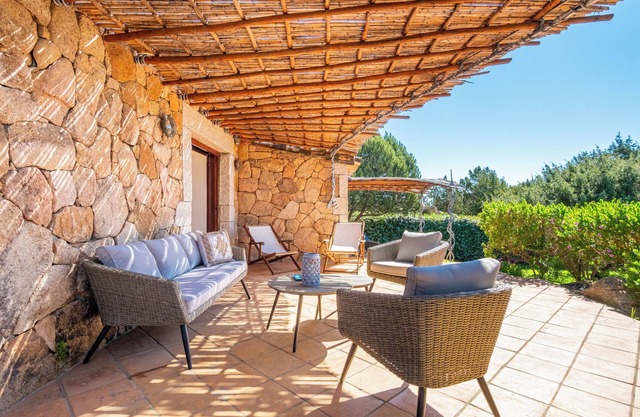 Villa "Sa Villa Cala Ginepro" with Sea View, Garden & Wi-Fi