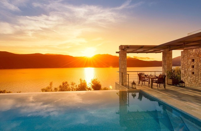 Villa Saffron - Three Bedroom Villa, Sleeps 6