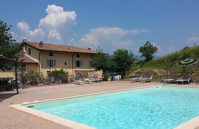 Villa Safira: A splendid and luminous three-story historical villa built on a hillside, surrounded by meadows and woods, with Free WI-FI.