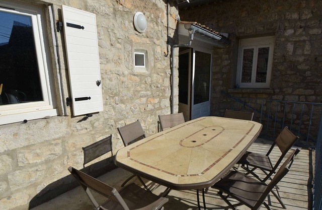 Villa Saint-Alban-Auriolles, 3 bedrooms, 6 persons