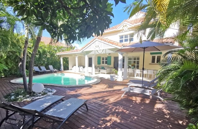 Villa Saint François Ref G242 5 ch+mezz face mer