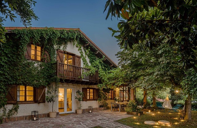 Villa "Santa Marina" 500 m. from Somo Beach