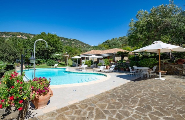 Villa Santa Venere - Five Bedroom Villa, Sleeps 15