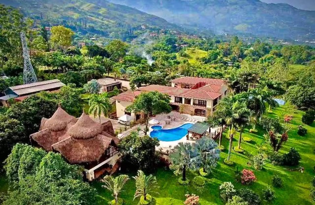 Villa Santillana 7 Bedroom Full House 1-18 people