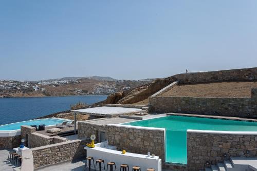 Villa Sapphire 6bed with Pool and Hot Tub in Ornos