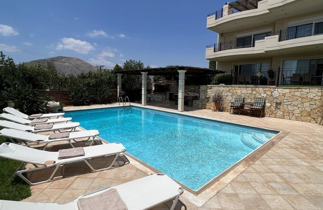 Villa Selene, Luxury Villas in Anavyssos