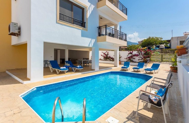 Villa Serena - Five Bedroom Villa, Sleeps 12