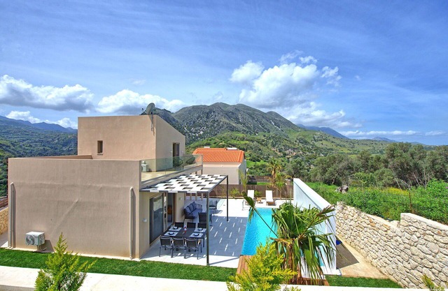 Villa Silentium Ionia – Vacation villa with private pool in Argyroupoli, Crete