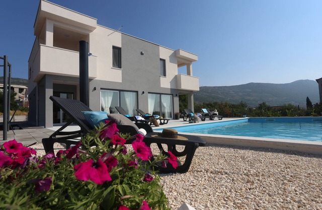 Villa Sky Heated Pool