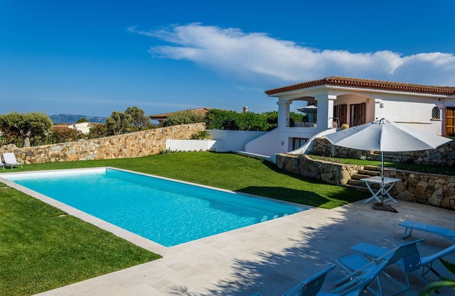 Villa Smeralda, large pool and garden, stunning view of the Archipelago