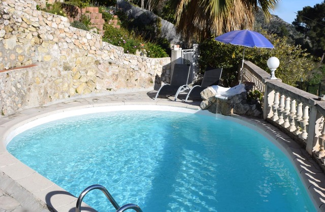 VILLA SOLARIS Independent studio in villa with pool