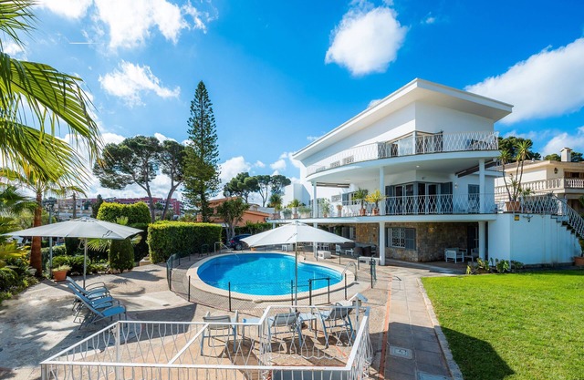 Villa "Son Veri de la Marina" with Pool and Sea View
