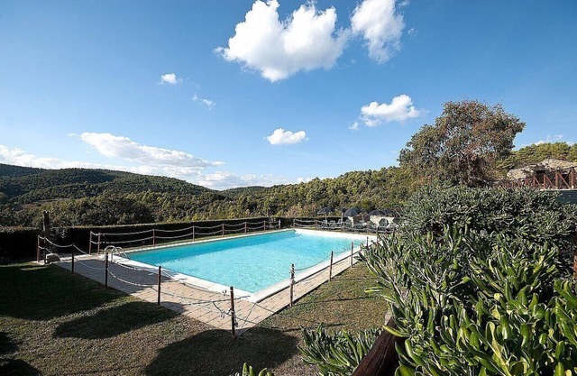 Villa Sonia M: A characteristic and welcoming cottage located in an isolated position, on the slopes of a hill which is covered with olive groves, with Free WI-FI.