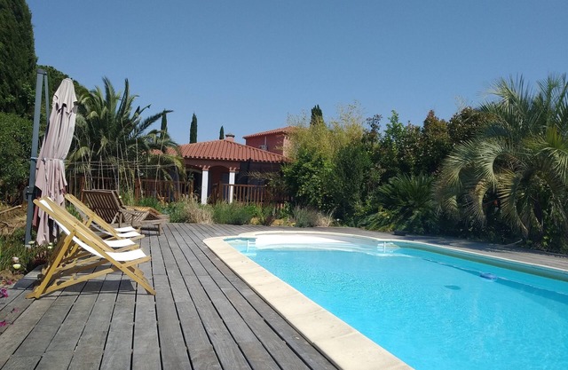 Villa Spacieuse, Jardin, Piscine, 5 Minutes du lac à Pied, 15 Minutes des Plages