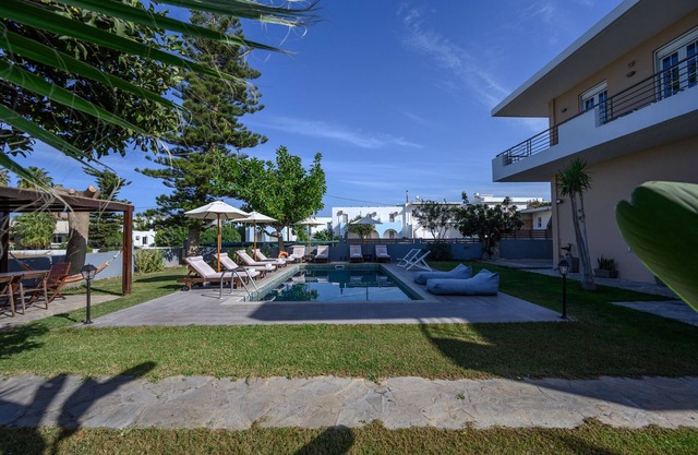 Villa Spyros Platanias near to beach & amenities
