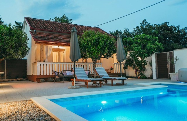 Villa Stella with pool & jacuzzi