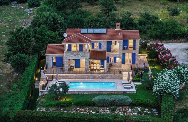 Villa Sterpazzi with Sea View, private Pool, Sauna and Jacuzzi - near Poreč