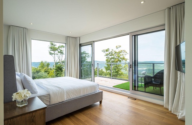 Villa Summit | Movie Theater | Game room | Views | Hot Tub & Sauna | Tremblant Living