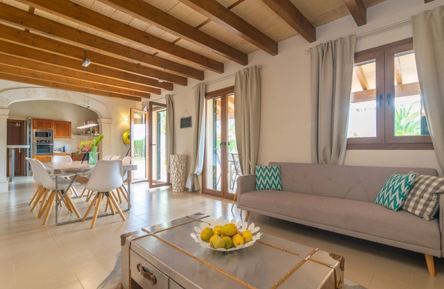 Villa Sun Club Home - Four Bedroom Villa, Sleeps 8
