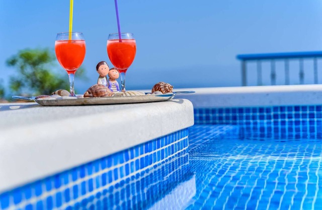Villa Sun Garden - family friendly near city center and stunning beaches with two pools