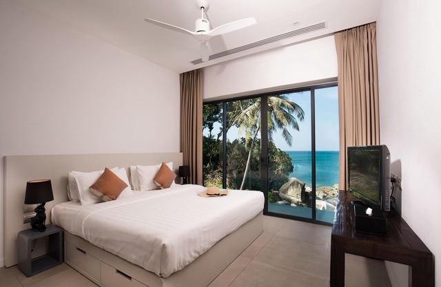 Villa Sunyata - Amazing Oceanfront 8-bedroom Luxury Villa - Walk to Kata Beach
