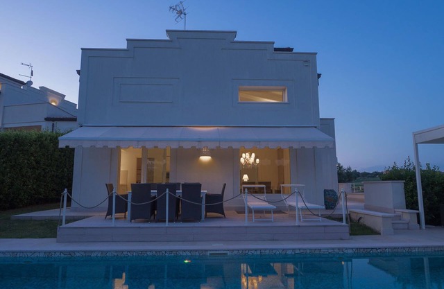 Villa Surya 8+2, Emma Villas