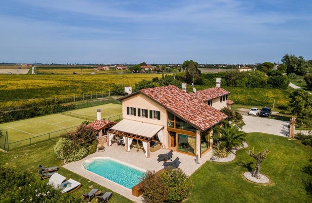 Villa Tania