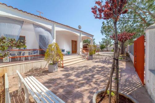 Villa Tati 1 a soli 550 mt dal mare di Torre Colimena