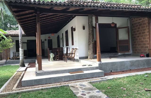 Villa Teak Cottage In Hikkaduwa