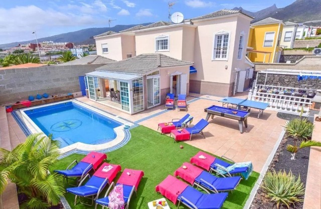 Villa Teide Sol with heated pool and air conditioning, Playa Fañabe, Costa Adeje