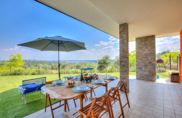 Villa Teresa Apt Lake Garda View, Soiano del Lago, Italy