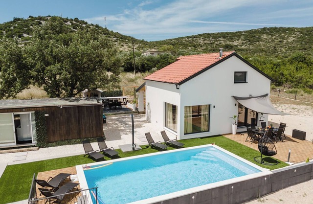 Villa The Rock (V0912-K1) - Vodice