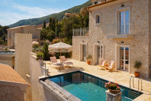 Villa Thea Mare Levantes by PosarelliVillas