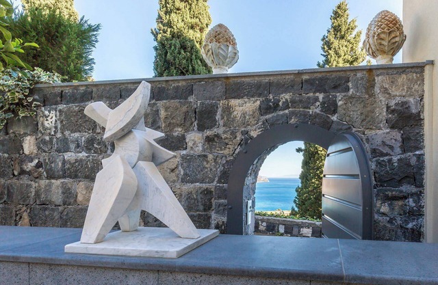 Villa Theater in Taormina, charme with private pool just in front Isola Bella