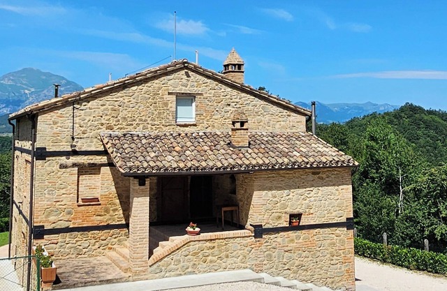 Villa Tiburro nested in a Truffle Farm