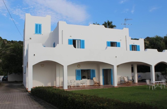 Villa Torre, with Jacuzzi and sea view!