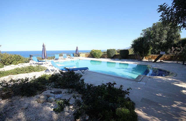 Villa Toscana 4 bed villa stunning views close to the sea
