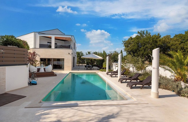 Villa Toscana with pool and jacuzzi (Kvarner - Rasopasno)