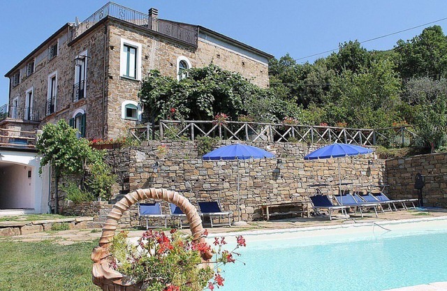 Villa Trotta: A characteristic two-story ancient house made of stone, with Free WI-FI.