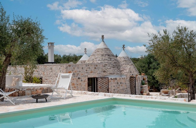 Villa 'Trulli Di Titti Countryhouse' with Private Garden, Wi-Fi and Air Conditioning