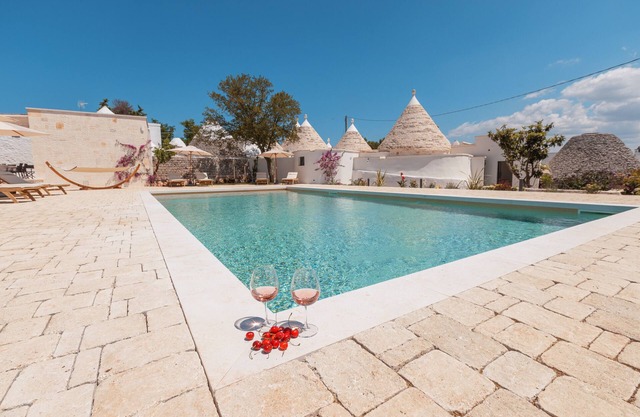 Villa 'Trulli Zaccano Con Piscina Privata' with Private Pool, Wi-Fi and Air Conditioning