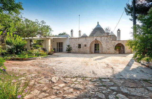 Villa "Trullo Nonno Vittorio" with Private Garden & Wi-Fi