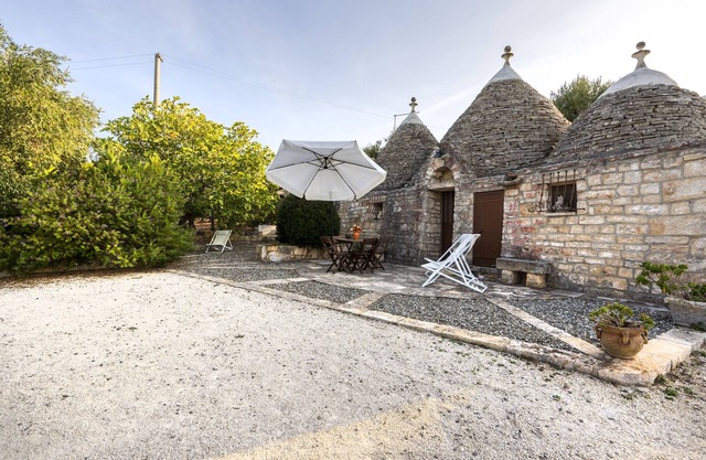 Villa 'Trullo Relax' with Private Terrace, Wi-Fi and Air Conditioning