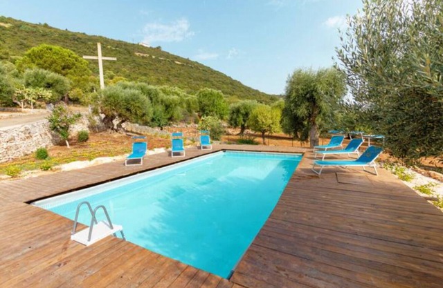 Villa & Trullo with pool, terrace and parking