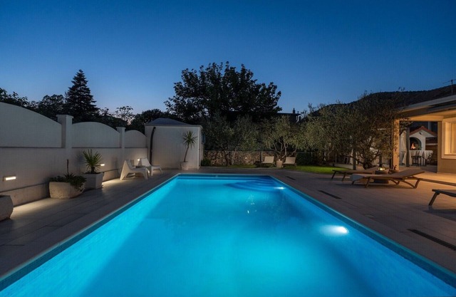 VILLA TUGARKA private pool, 3 bedrooms, play-house, great for families, max 6 pax