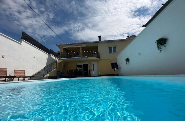 Villa UpTown