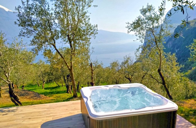 Villa Vagne Sunset Lake View Patio