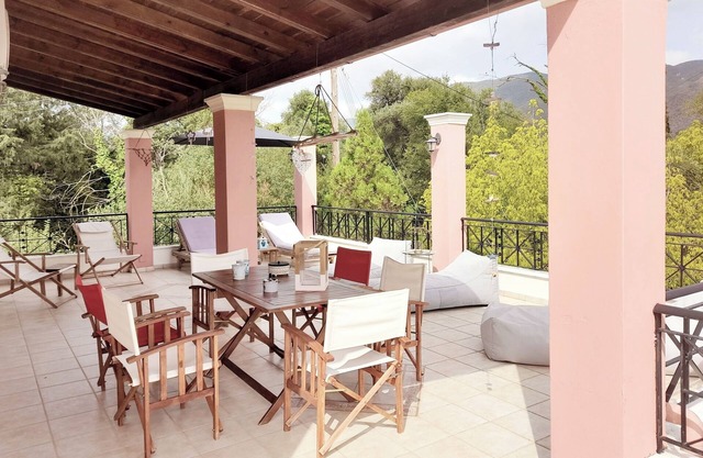 Villa Valia Seaside (Coastline-Beach access-Nature-Ipsos bay Corfu)